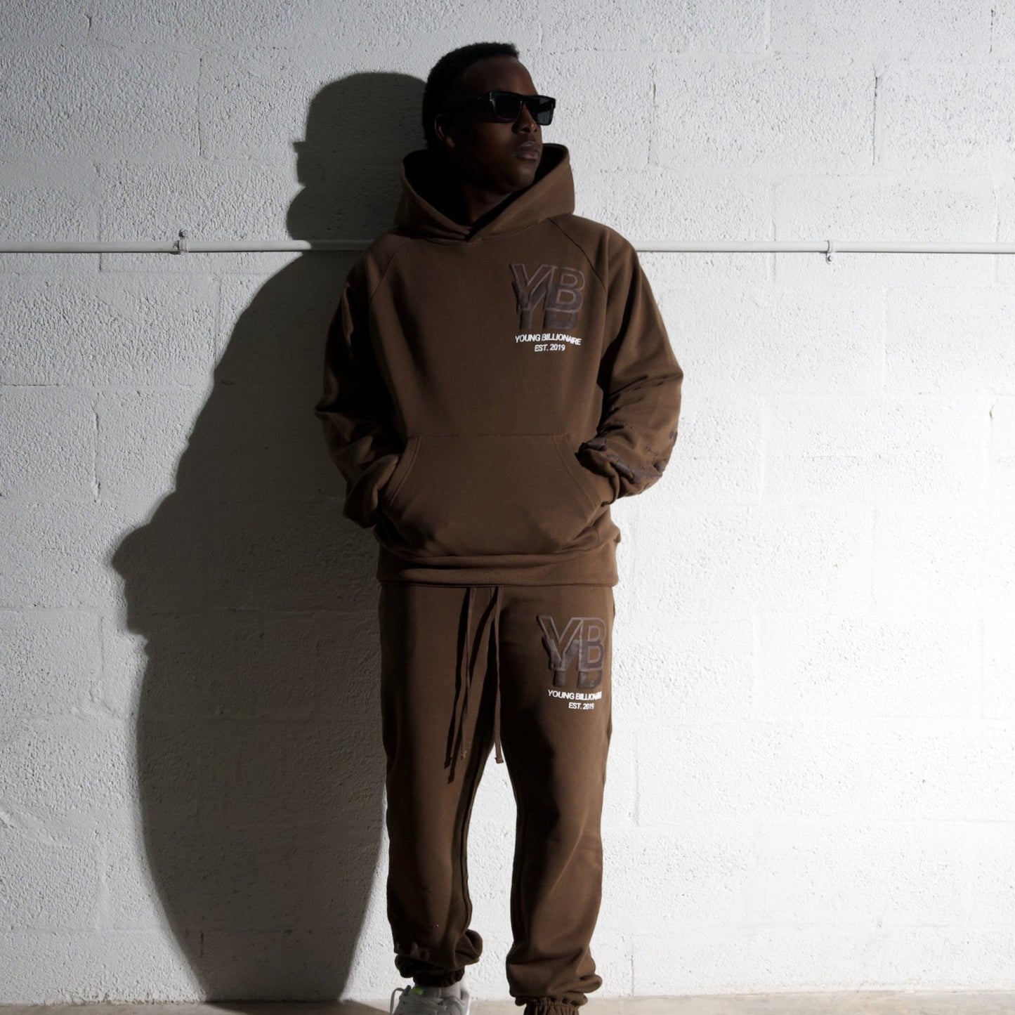 YB V1 PAINT SPLATTER SWEATPANTS (BROWN)